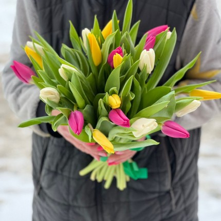 Букет из разноцветных тюльпанов - заказать с доставкой в по Воткинску